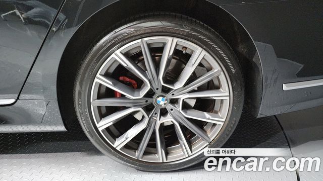 BMW 7-Series 740i M Sport