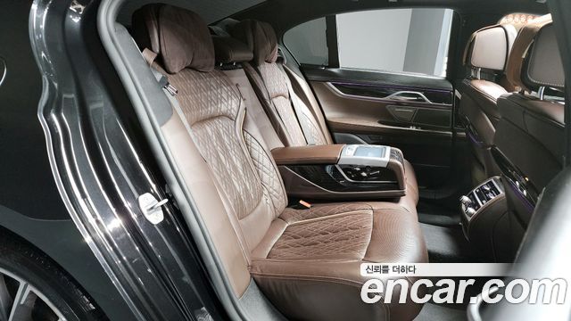 BMW 7-Series 740i M Sport