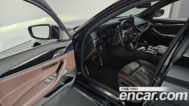BMW 5-Series 530e M Sport