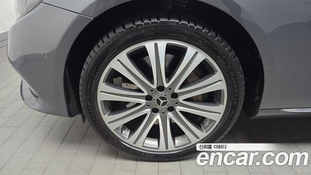 Mercedes-Benz E-Class E450 4MATIC Exclusive