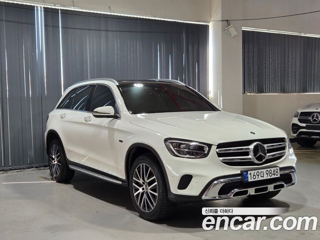 Mercedes-Benz GLC-Class GLC300e 4MATIC