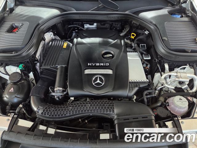 Mercedes-Benz GLC-Class GLC300e 4MATIC