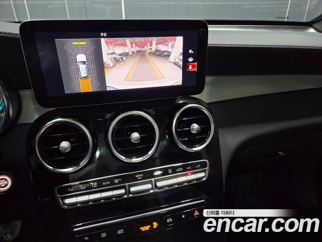 Mercedes-Benz GLC-Class GLC300e 4MATIC