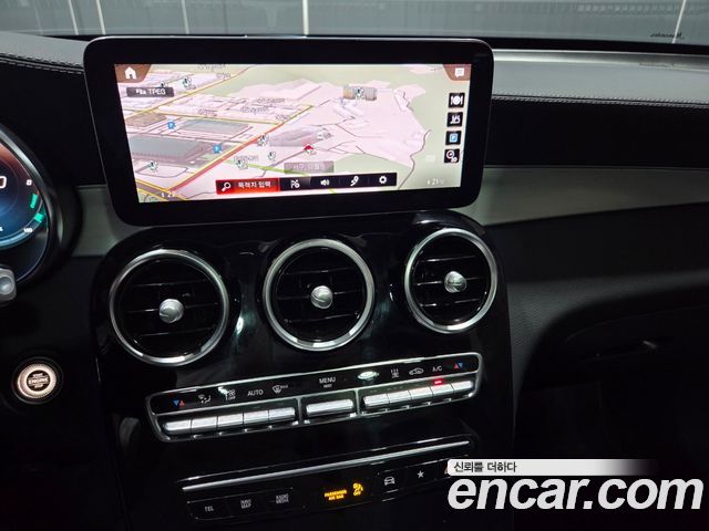 Mercedes-Benz GLC-Class GLC300e 4MATIC