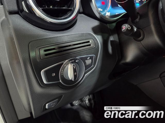 Mercedes-Benz GLC-Class GLC300e 4MATIC