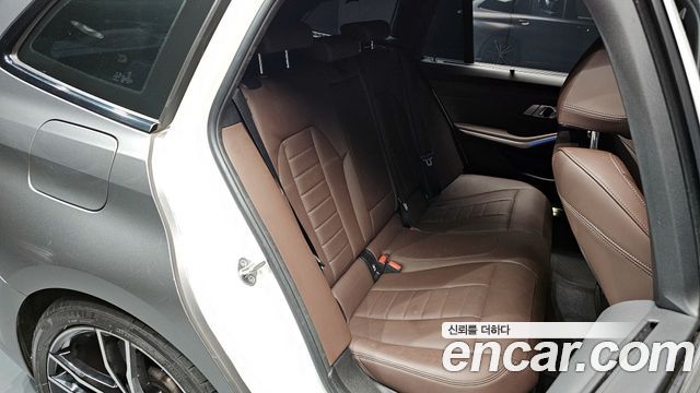 BMW 3-Series 320i Touring M Sports