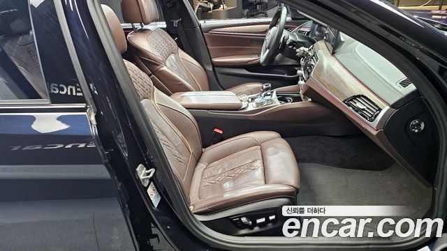 BMW 5-Series 530i M Sport Package Plus