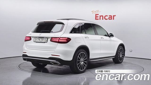 Mercedes-Benz GLC-Class GLC300 4MATIC AMG Line