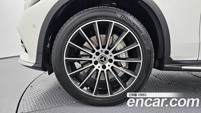 Mercedes-Benz GLC-Class GLC300 4MATIC AMG Line