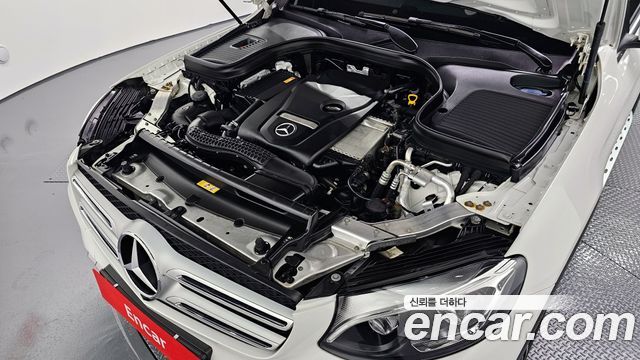Mercedes-Benz GLC-Class GLC300 4MATIC AMG Line