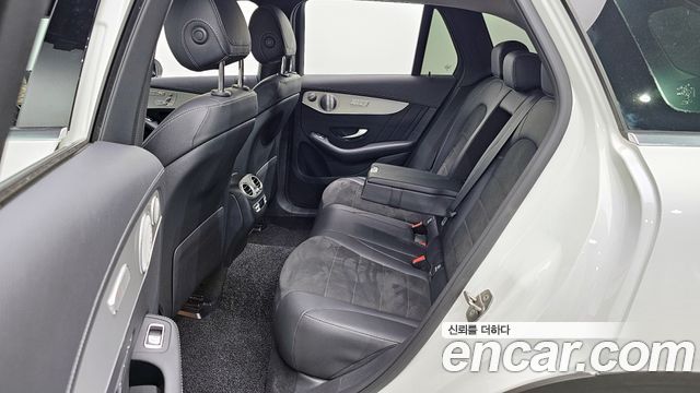 Mercedes-Benz GLC-Class GLC300 4MATIC AMG Line