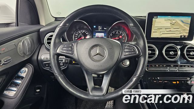 Mercedes-Benz GLC-Class GLC300 4MATIC AMG Line