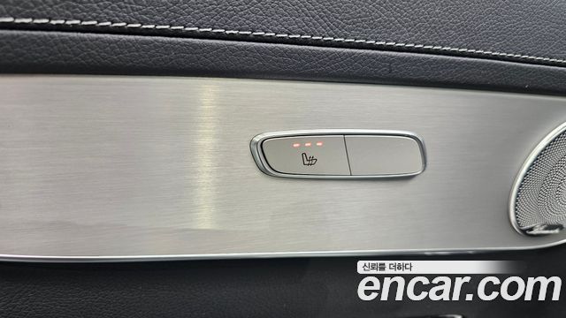 Mercedes-Benz GLC-Class GLC300 4MATIC AMG Line