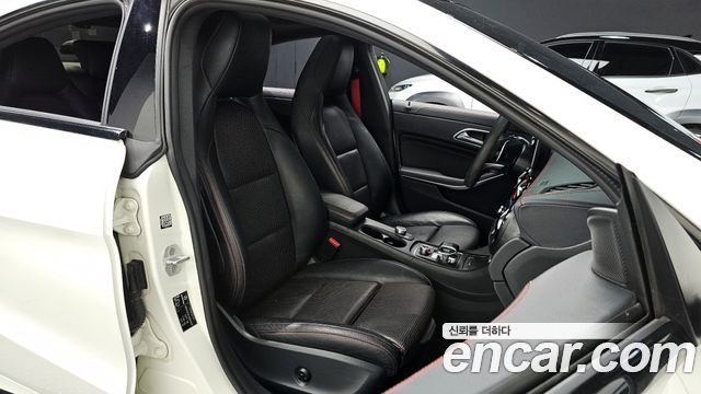 Mercedes-Benz CLA-Class CLA45 AMG 4MATIC