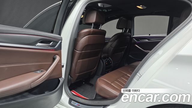 BMW 5-Series 523d M Sport