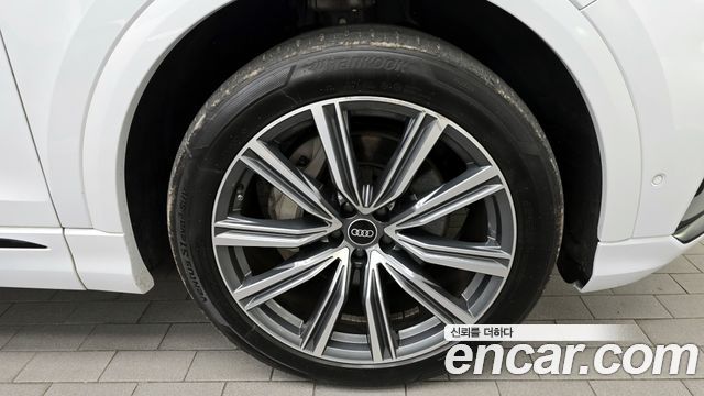 Audi Q8 55 TFSI Quattro Premium