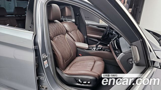 BMW 5-Series 530i xDrive M Sport Package