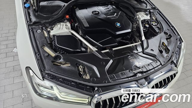 BMW 5-Series 530i Luxury