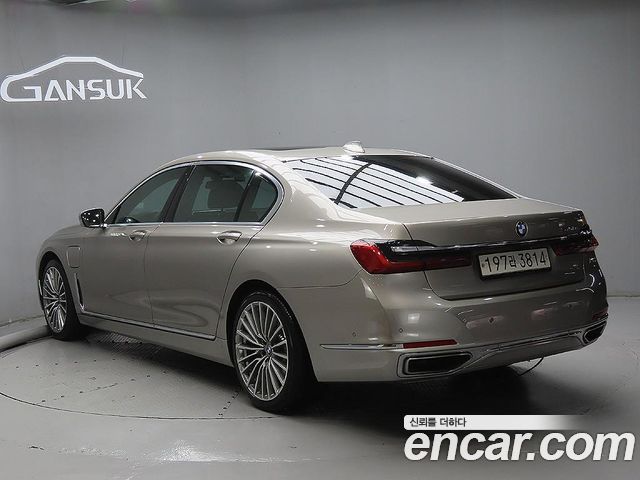 BMW 7-Series 745Le iPerformance Design Pure Excellence