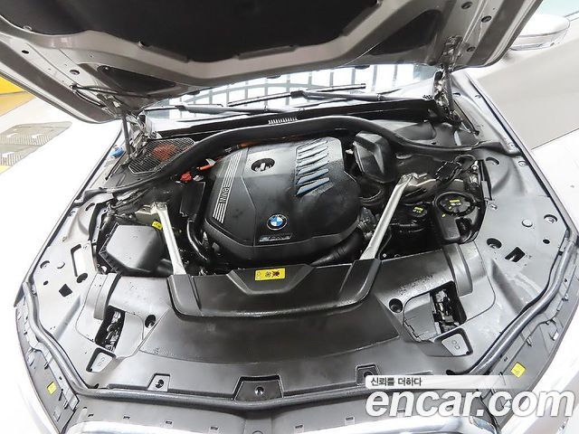 BMW 7-Series 745Le iPerformance Design Pure Excellence
