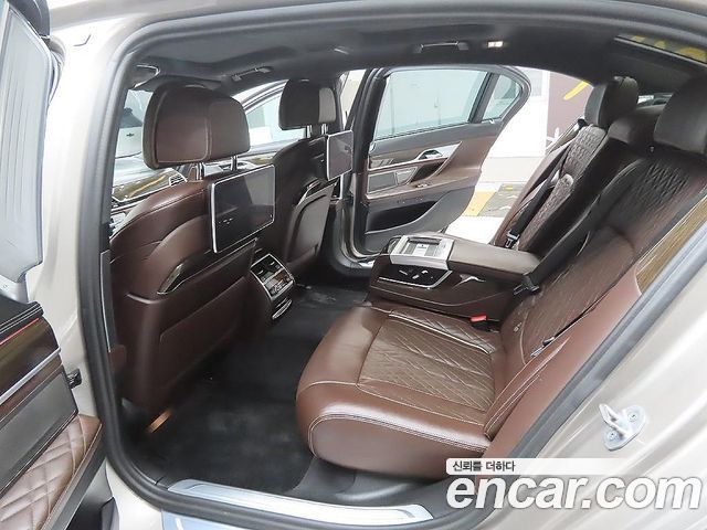 BMW 7-Series 745Le iPerformance Design Pure Excellence