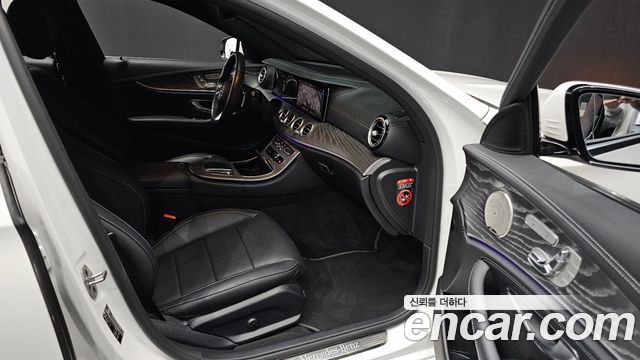 Mercedes-Benz E-Class E350 4MATIC AMG Line