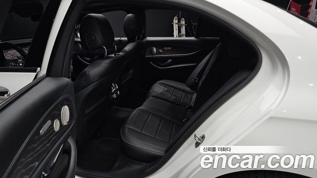 Mercedes-Benz E-Class E350 4MATIC AMG Line