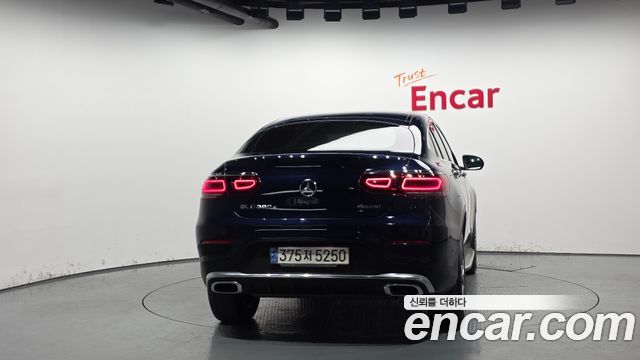 Mercedes-Benz GLC-Class GLC300e 4MATIC Coupe