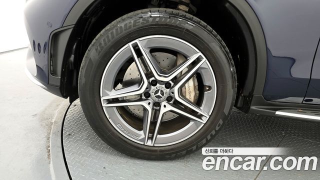 Mercedes-Benz GLC-Class GLC300e 4MATIC Coupe