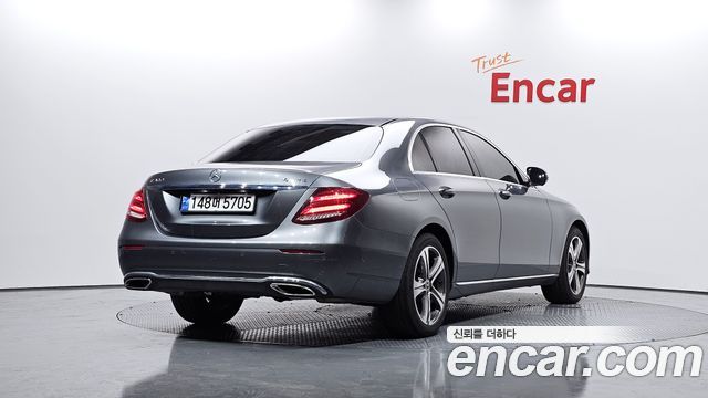Mercedes-Benz E-Class E300 4MATIC Avnatgarde
