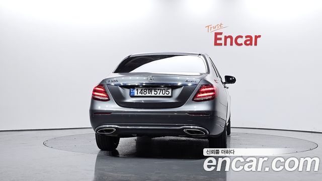 Mercedes-Benz E-Class E300 4MATIC Avnatgarde