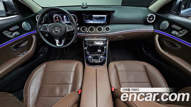 Mercedes-Benz E-Class E300 4MATIC Avnatgarde