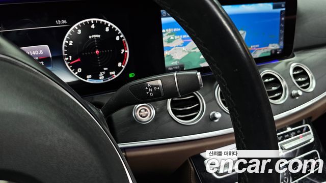 Mercedes-Benz E-Class E300 4MATIC Avnatgarde