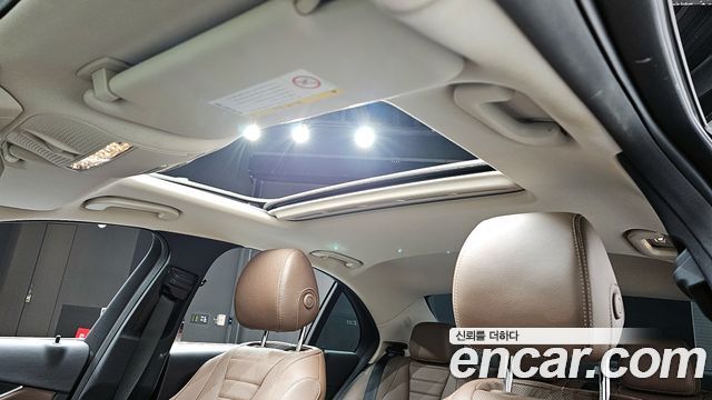 Mercedes-Benz E-Class E300 4MATIC Avnatgarde