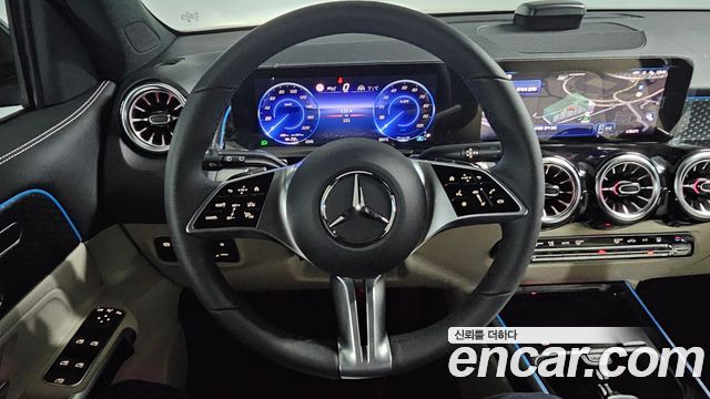 Mercedes-Benz EQB EQB300 4MATIC Progressive