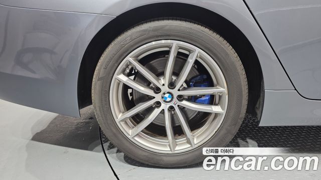 BMW 5-Series 530i M Sport Package Plus