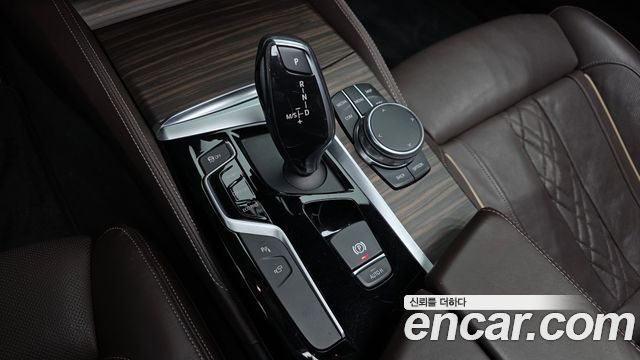 BMW 5-Series 530i M Sport Package Plus