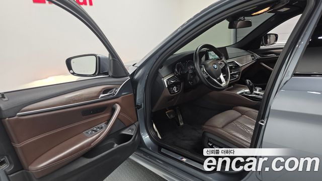 BMW 5-Series 530i M Sport Package Plus