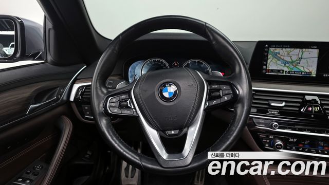 BMW 5-Series 530i M Sport Package Plus