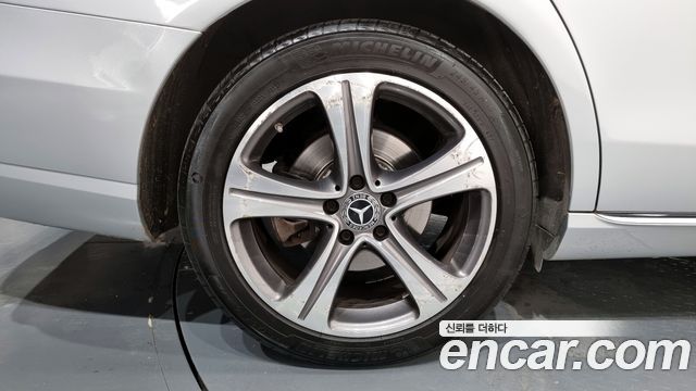 Mercedes-Benz E-Class E220d Avantgarde