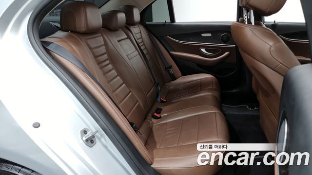 Mercedes-Benz E-Class E220d Avantgarde