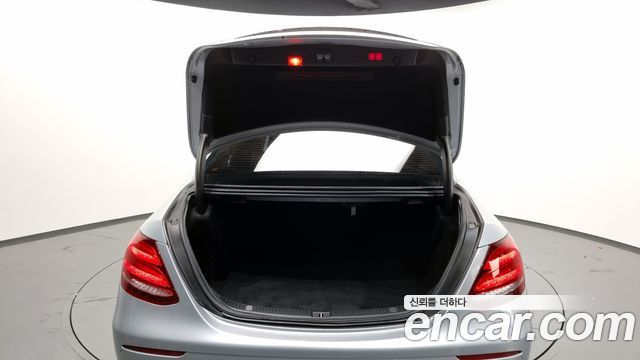 Mercedes-Benz E-Class E220d Avantgarde