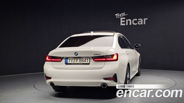 BMW 3-Series 320i
