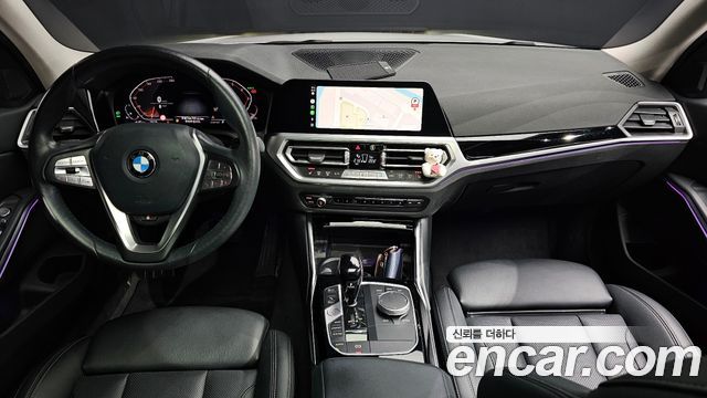 BMW 3-Series 320i