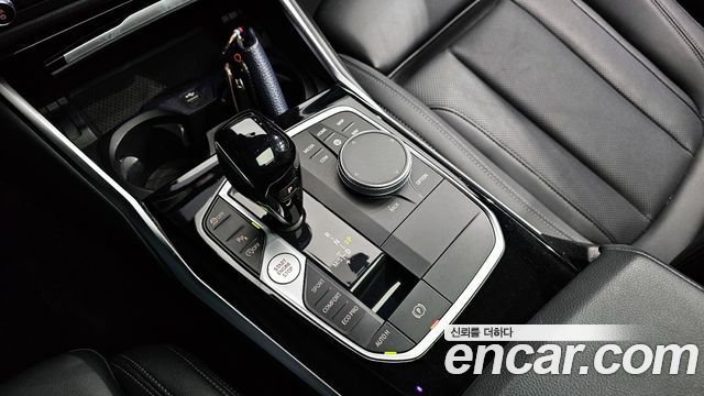 BMW 3-Series 320i
