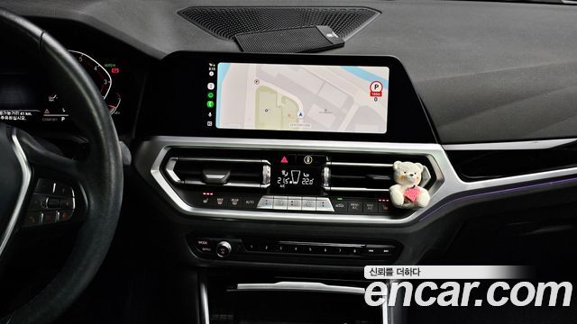 BMW 3-Series 320i