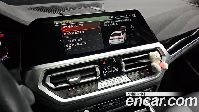 BMW 3-Series 320i