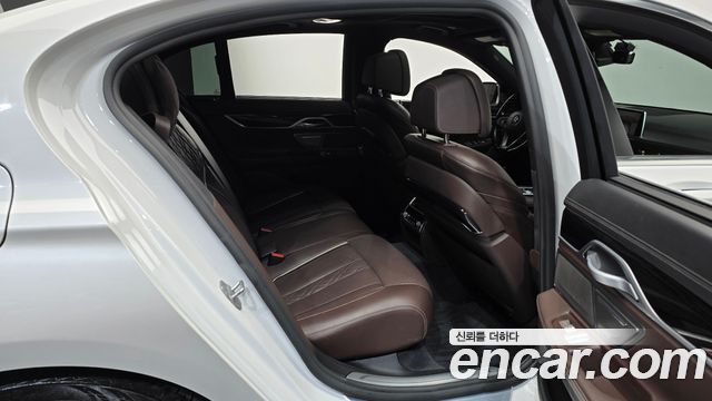 BMW 7-Series 730d xDrive M Sport