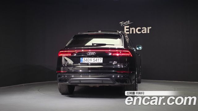 Audi Q8 55 TFSI Quattro Premium