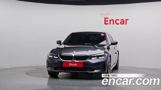 BMW 3-Series 320i